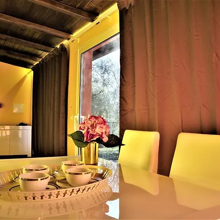 Il Ciclamino: Private Pool Retreat Near Rome Villa