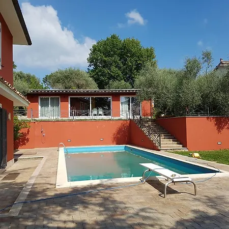 Il Ciclamino: Private Pool Retreat Near Rome Villa *